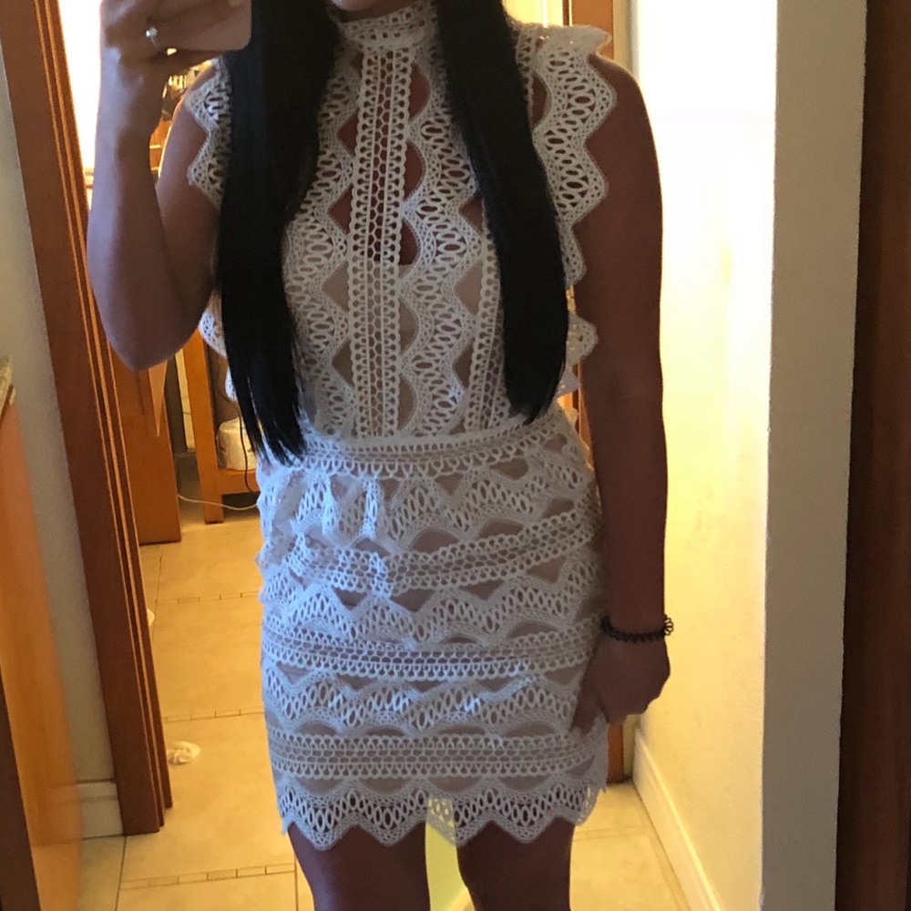 CHARLOTTE RUSSE WHITE LACE DRESS - Picture 2 of 4